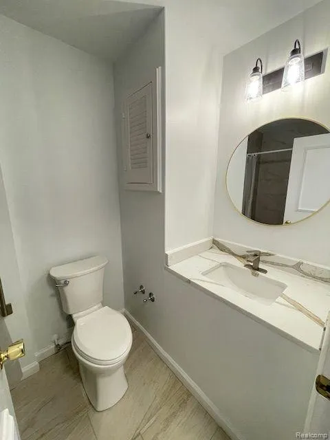 17423 MOORS Fraser City, MI 48026