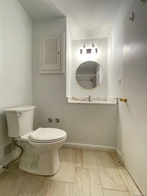 17423 MOORS Fraser City, MI 48026