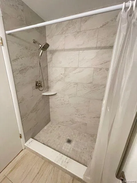 17423 MOORS Fraser City, MI 48026