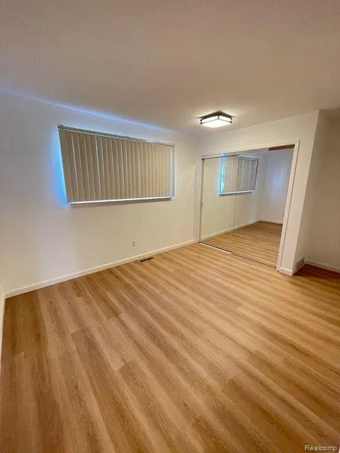 17423 MOORS Fraser City, MI 48026