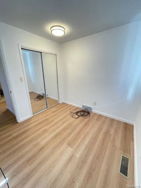 17423 MOORS Fraser City, MI 48026