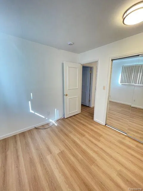 17423 MOORS Fraser City, MI 48026