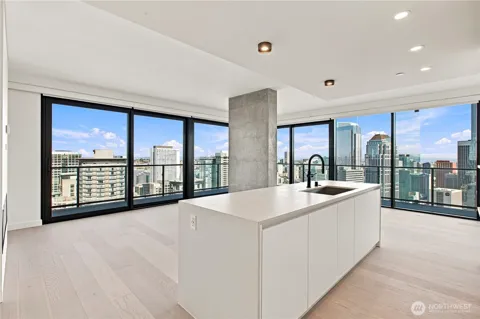 300 Virginia Street #4304