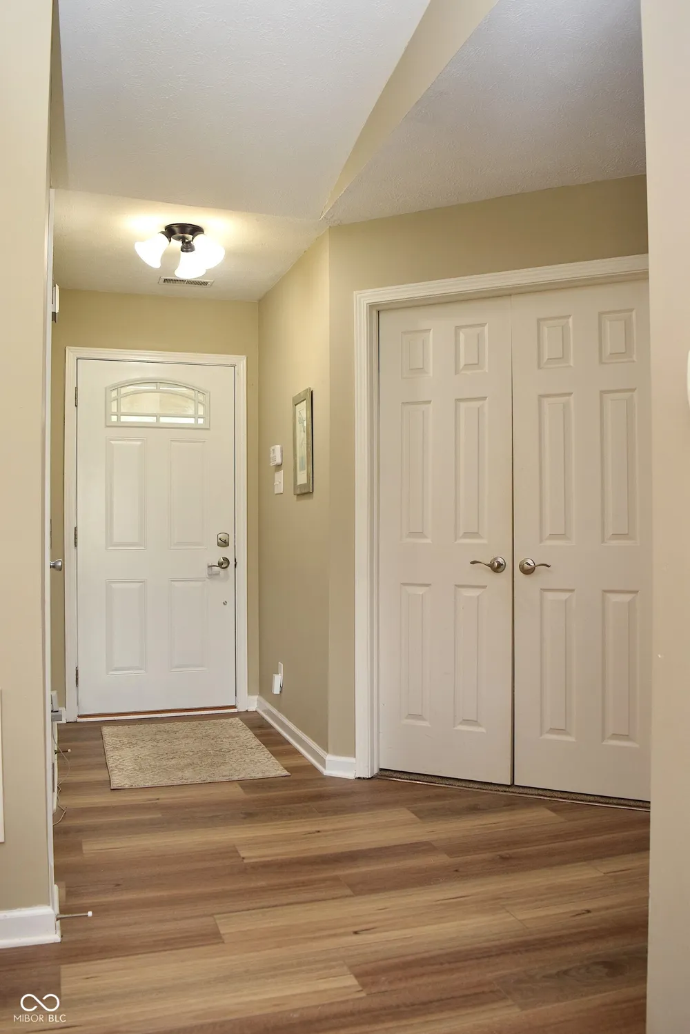 1727 Brookview Drive Brownsburg, IN 46112
