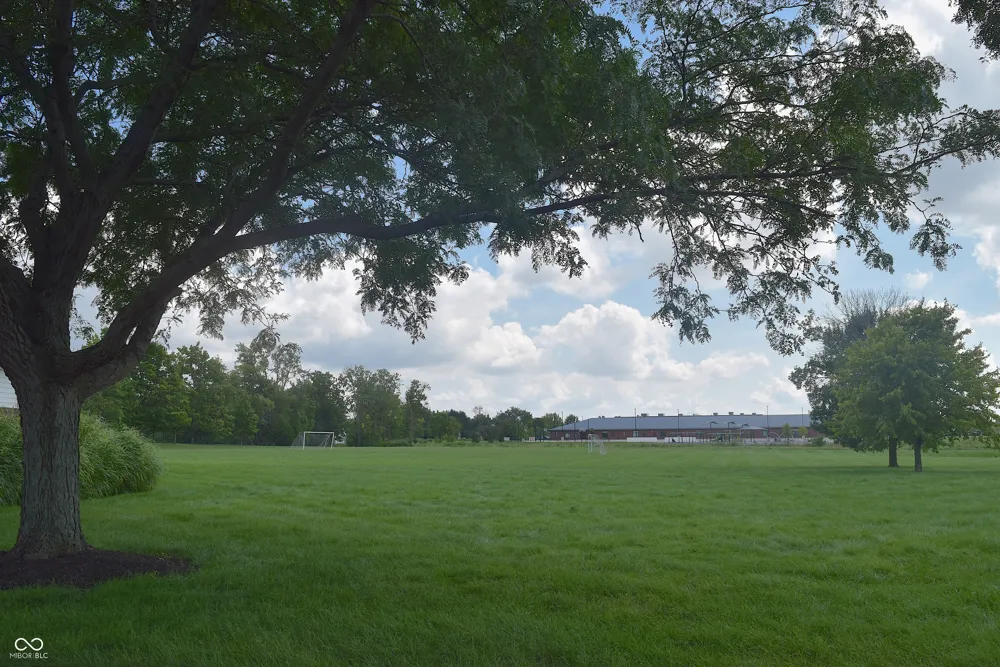 1727 Brookview Drive Brownsburg, IN 46112