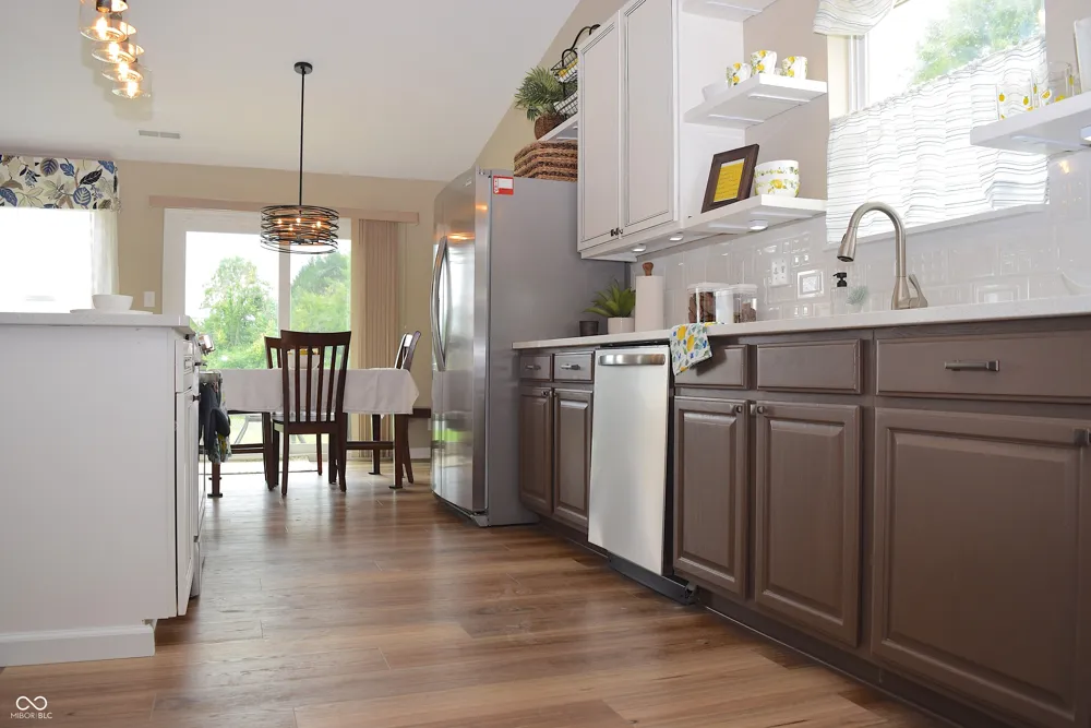 1727 Brookview Drive Brownsburg, IN 46112