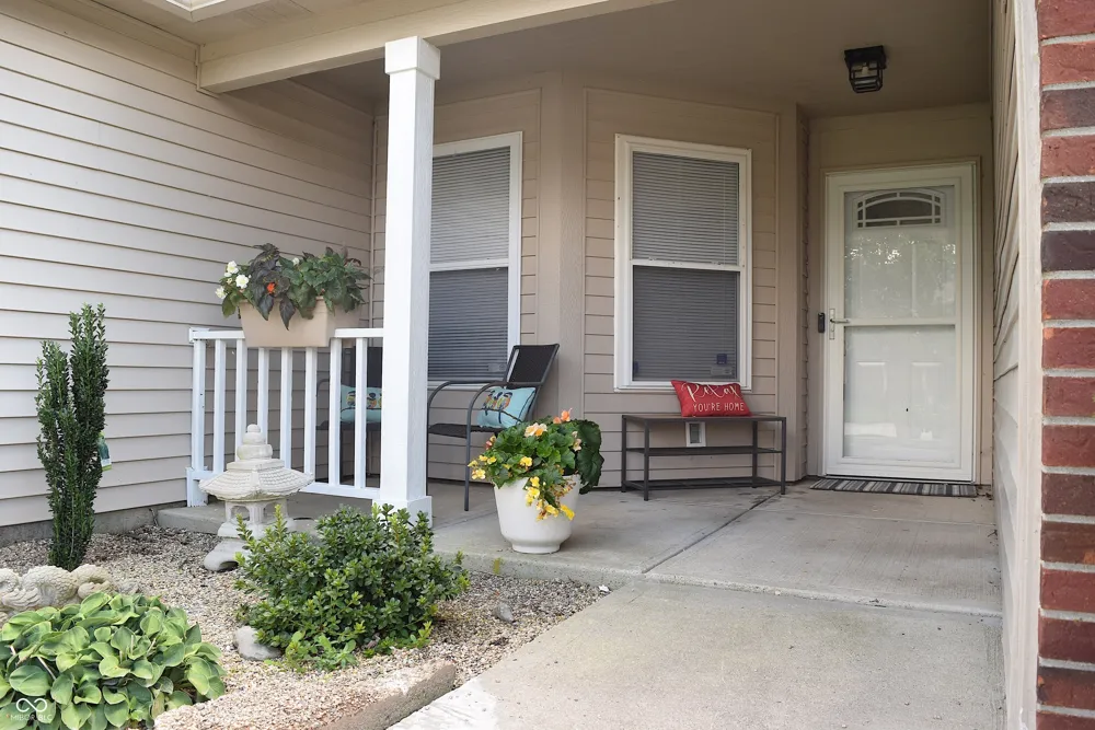 1727 Brookview Drive Brownsburg, IN 46112