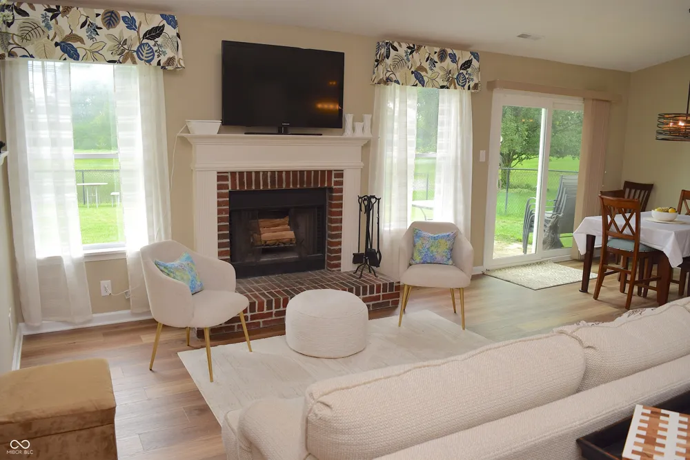 1727 Brookview Drive Brownsburg, IN 46112