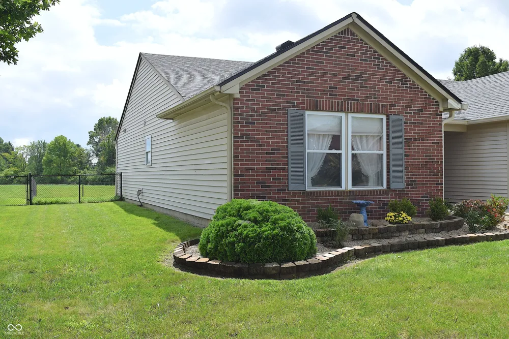 1727 Brookview Drive Brownsburg, IN 46112