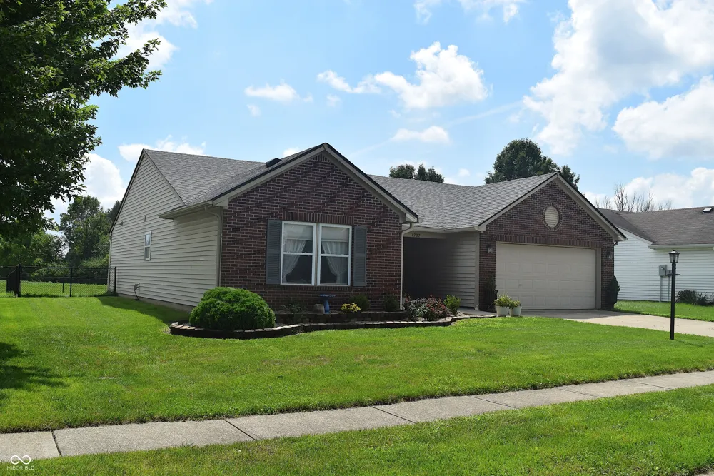 1727 Brookview Drive Brownsburg, IN 46112