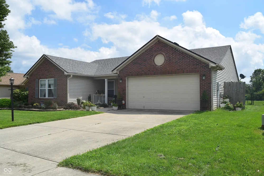 1727 Brookview Drive Brownsburg, IN 46112