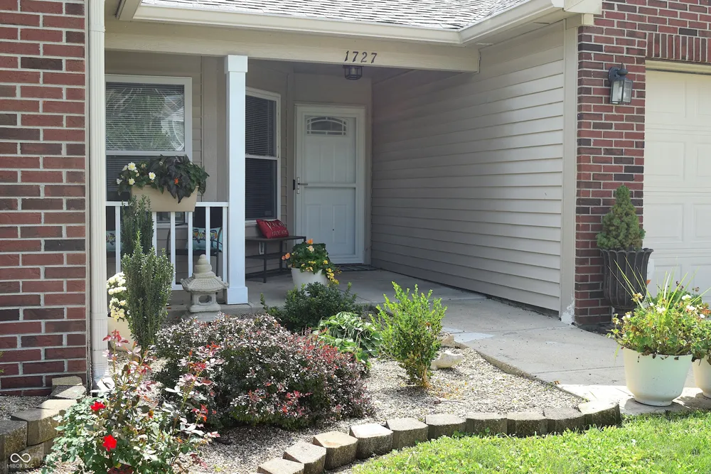 1727 Brookview Drive Brownsburg, IN 46112