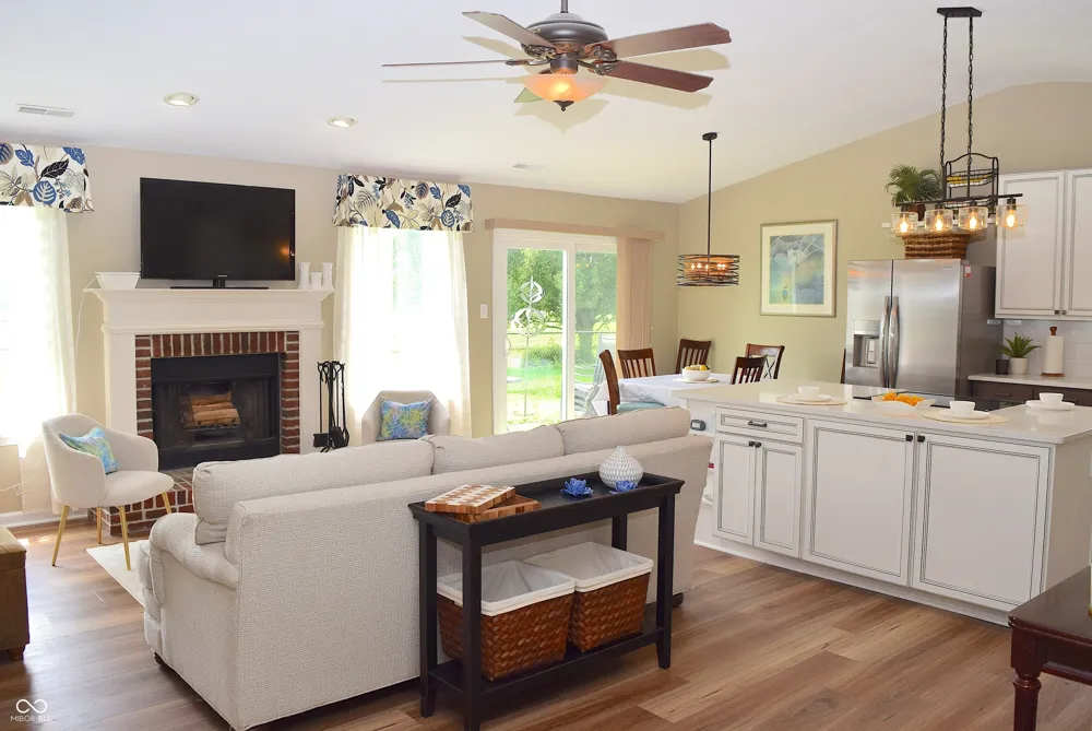 1727 Brookview Drive Brownsburg, IN 46112