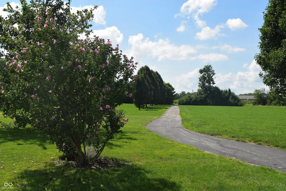 1727 Brookview Drive Brownsburg, IN 46112