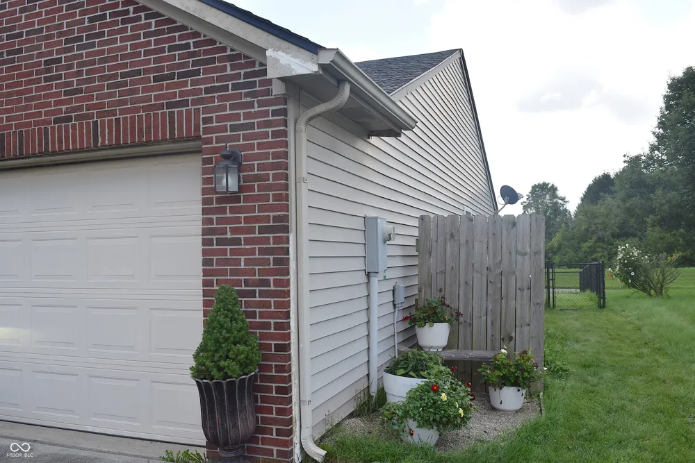 1727 Brookview Drive Brownsburg, IN 46112