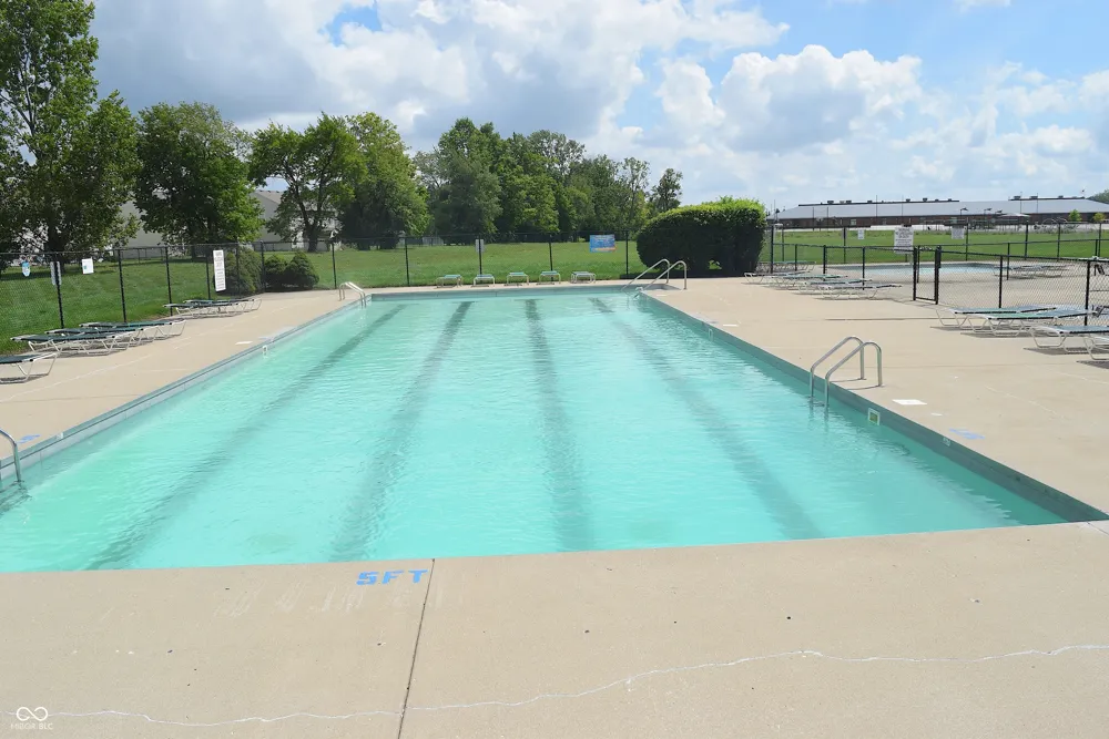 1727 Brookview Drive Brownsburg, IN 46112