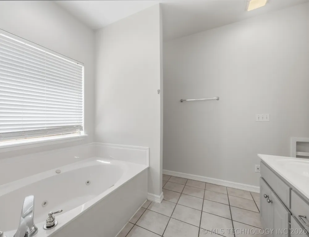 13310 E 88th Court Owasso, OK 74055