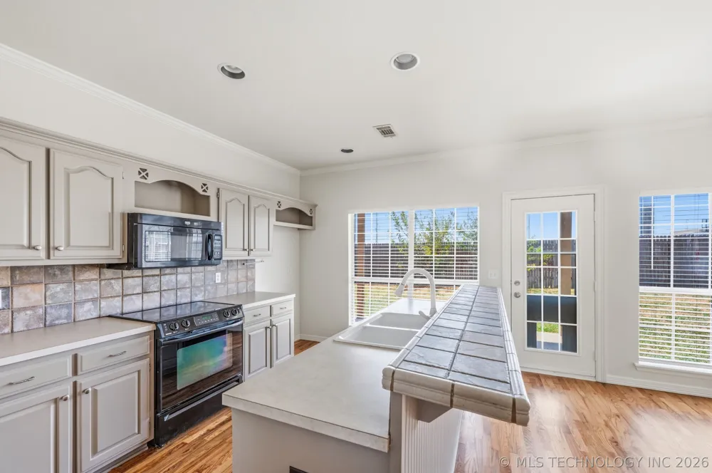 13310 E 88th Court Owasso, OK 74055