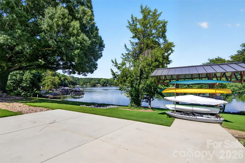 6981 Waterstone Drive Sherrills Ford, NC 28673