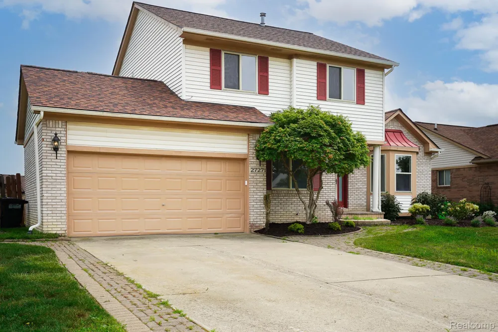 27271 Sparrow Court Chesterfield Township, MI 48051