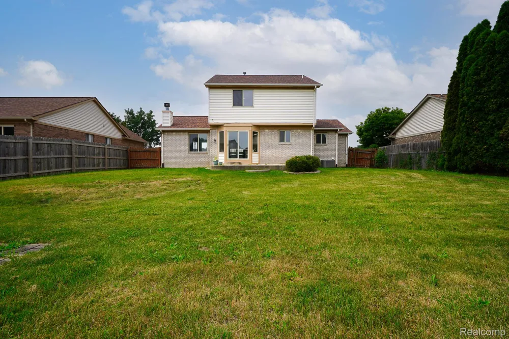 27271 Sparrow Court Chesterfield Township, MI 48051