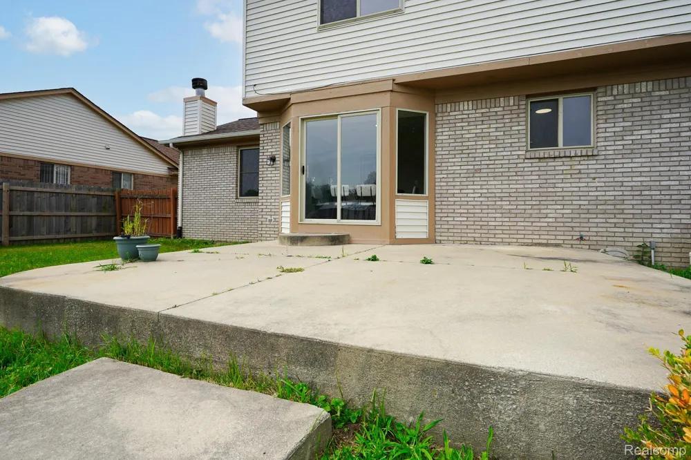 27271 Sparrow Court Chesterfield Township, MI 48051