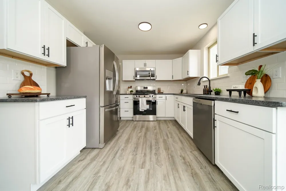 27271 Sparrow Court Chesterfield Township, MI 48051