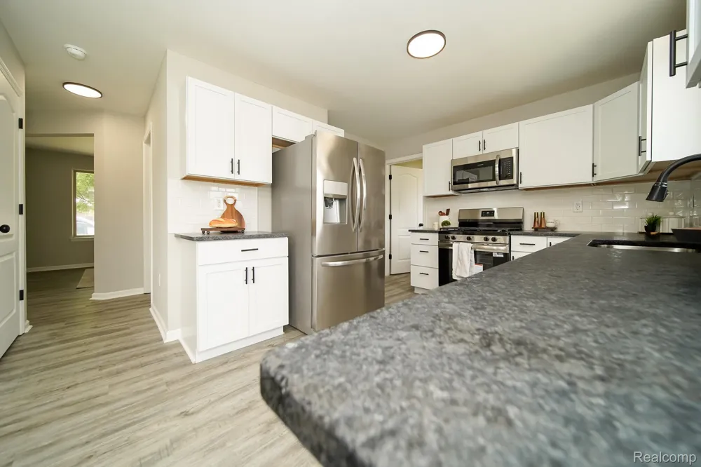 27271 Sparrow Court Chesterfield Township, MI 48051