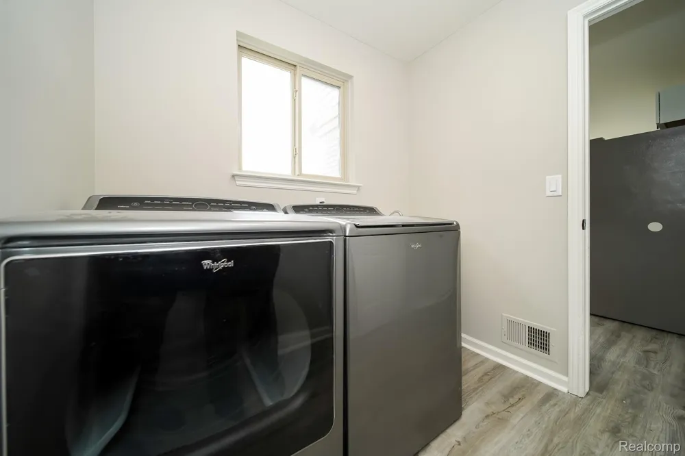 27271 Sparrow Court Chesterfield Township, MI 48051