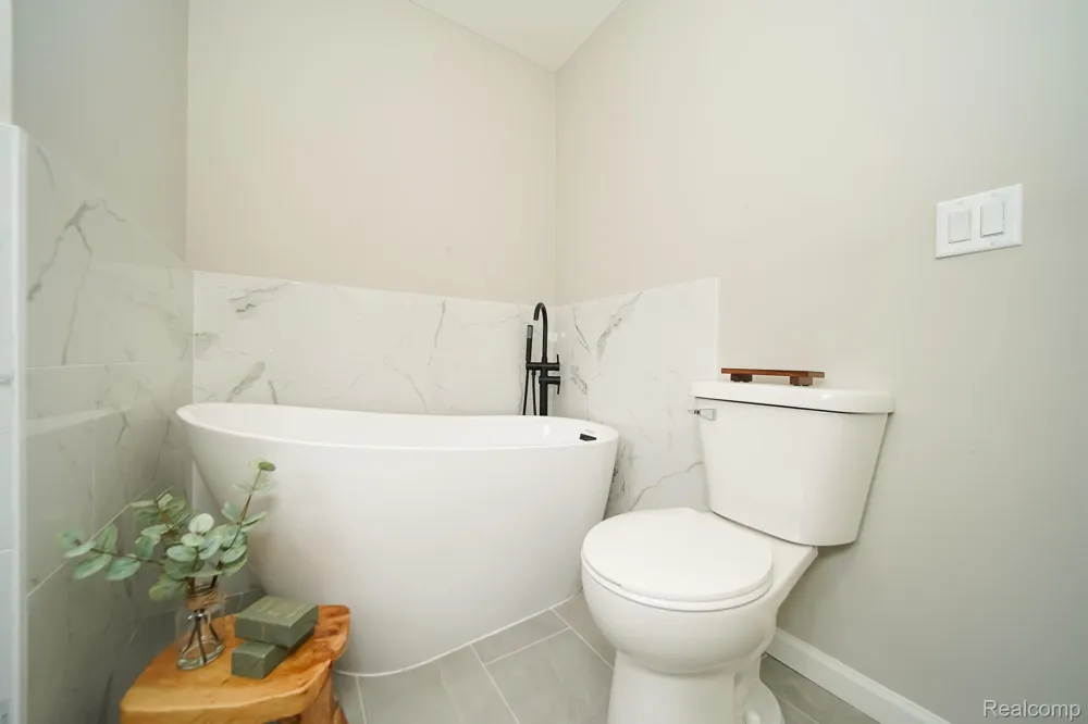 27271 Sparrow Court Chesterfield Township, MI 48051
