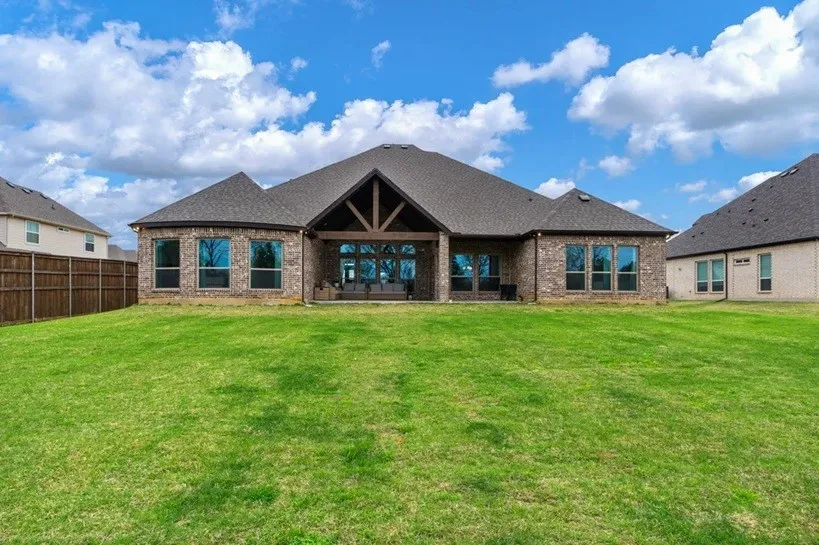 612 Ambergate Drive Shady Shores, TX 76208