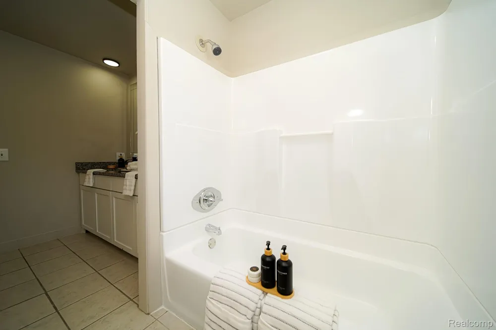 6578 Greene Haven Drive Independence Charter Township, MI 48348