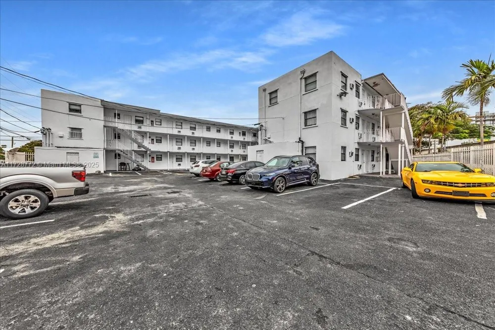 365 NW 8th St #211 Miami, FL 33136