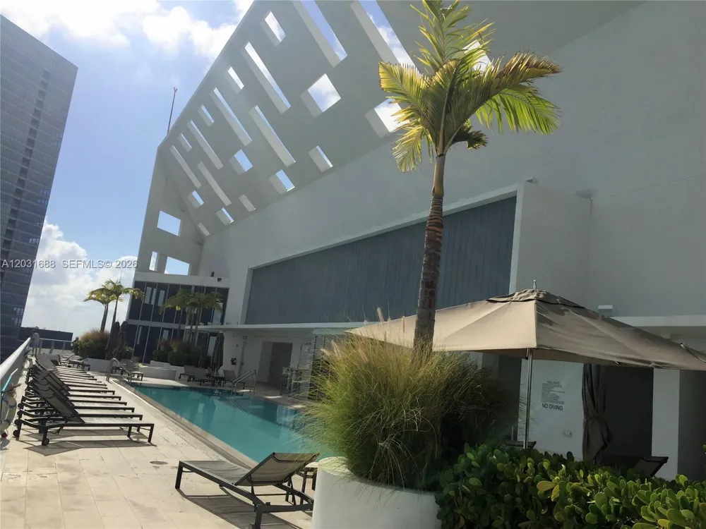 1300 Brickell Bay Dr #3506 Miami, FL 33131