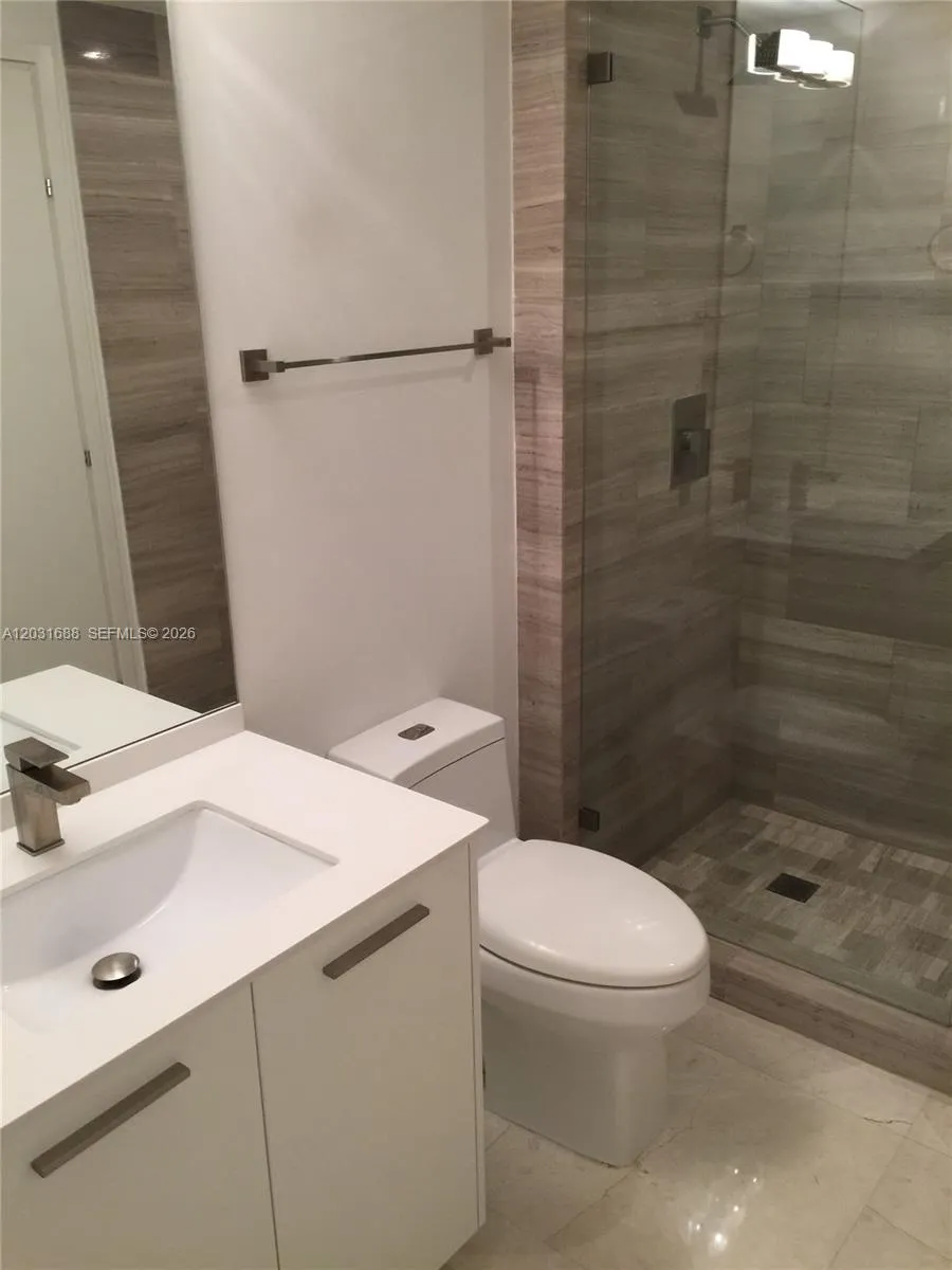 1300 Brickell Bay Dr #3506 Miami, FL 33131