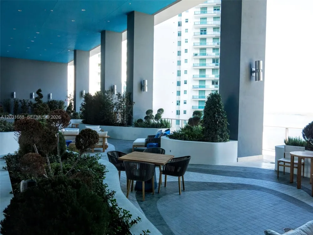1300 Brickell Bay Dr #3506 Miami, FL 33131