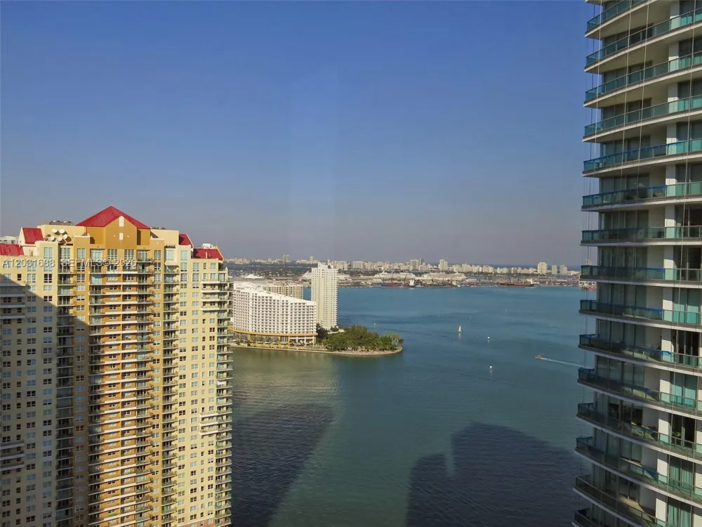 1300 Brickell Bay Dr #3506 Miami, FL 33131