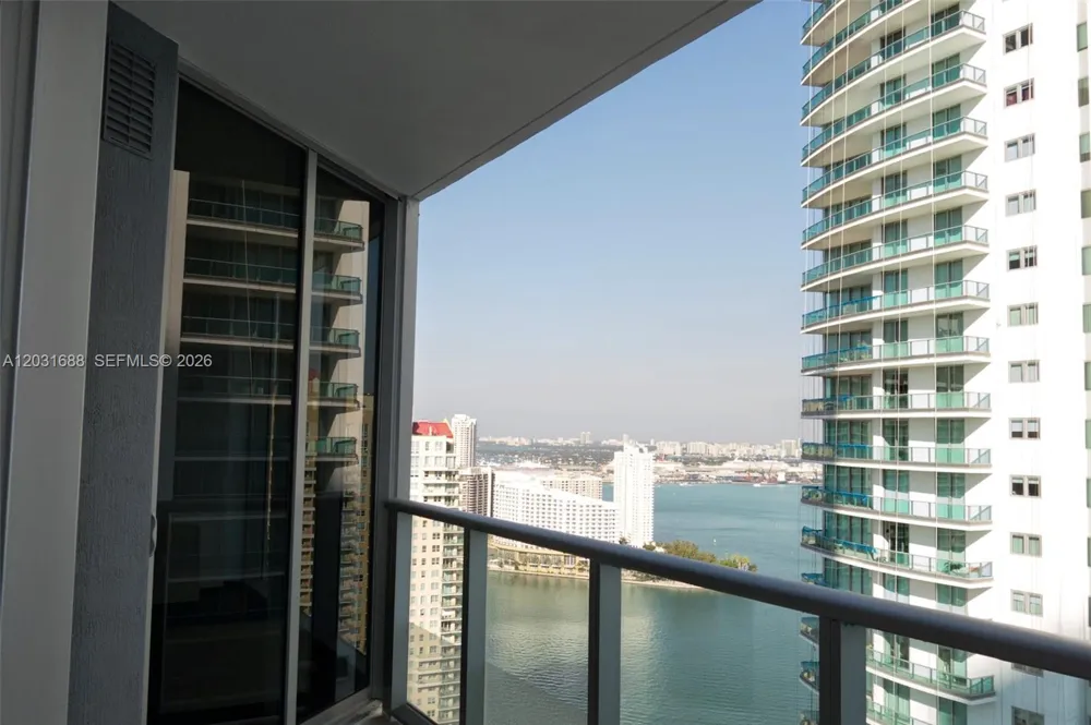 1300 Brickell Bay Dr #3506 Miami, FL 33131