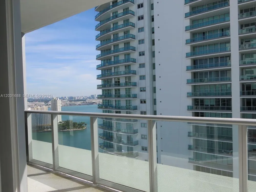1300 Brickell Bay Dr #3506 Miami, FL 33131
