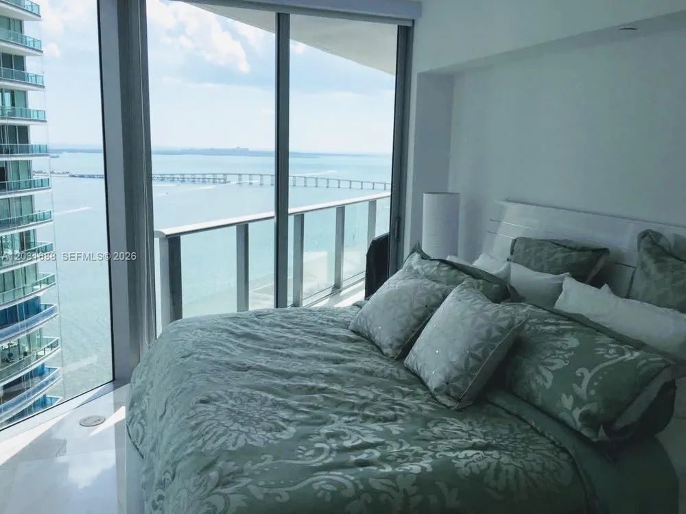 1300 Brickell Bay Dr #3506 Miami, FL 33131