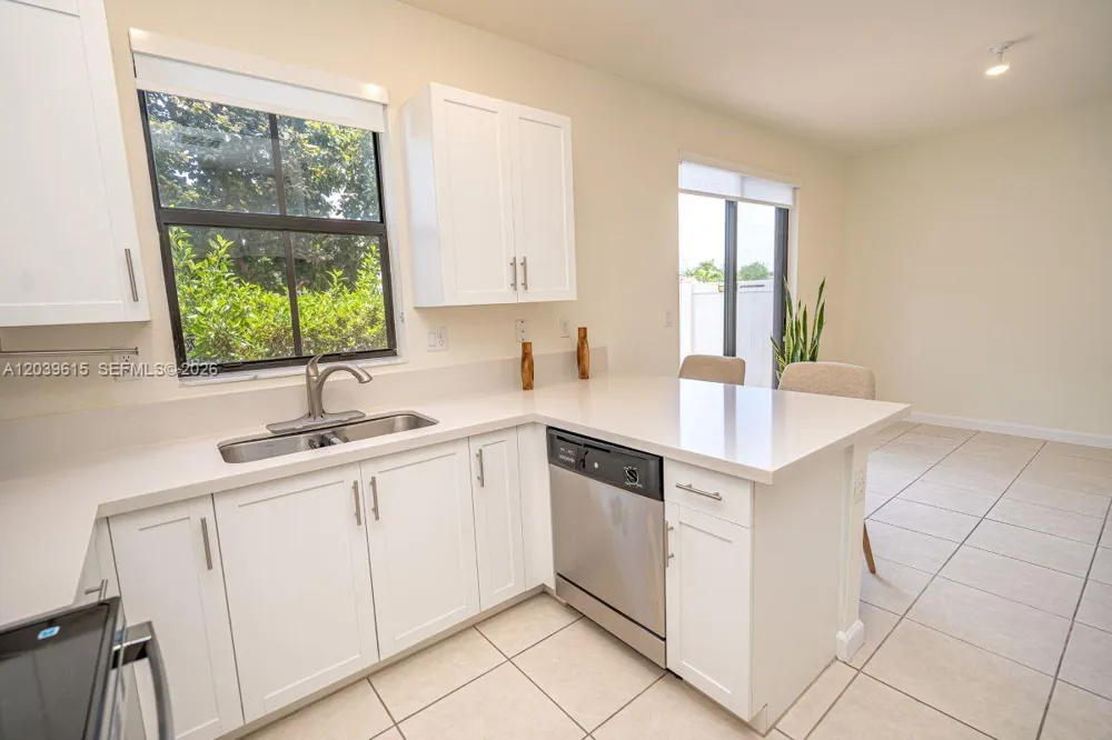 11064 W 33rd Way Hialeah, FL 33018