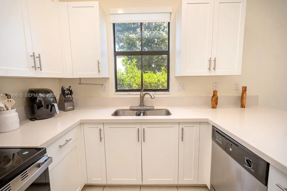11064 W 33rd Way Hialeah, FL 33018