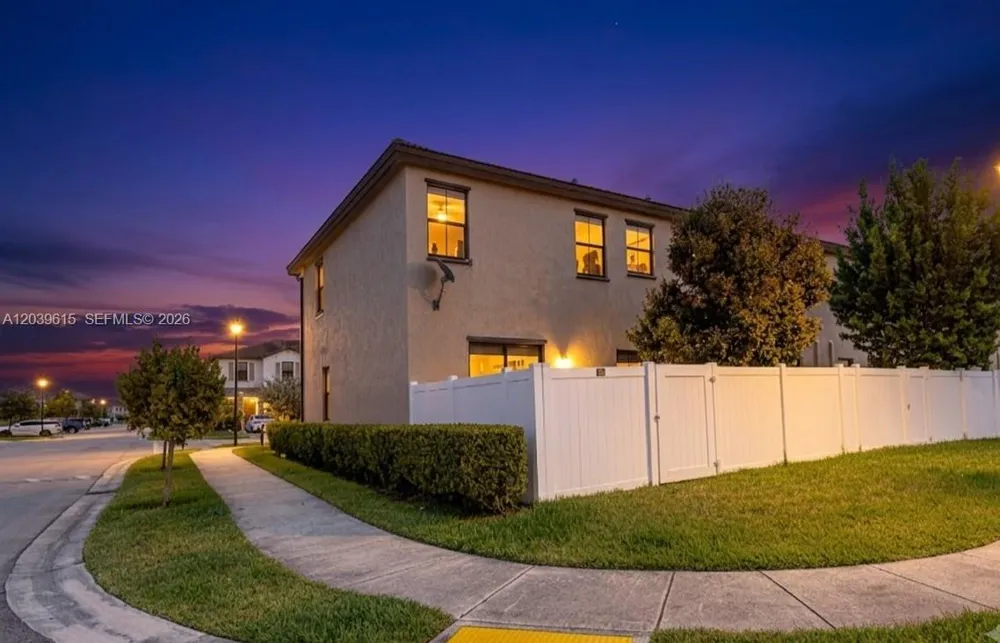 11064 W 33rd Way Hialeah, FL 33018