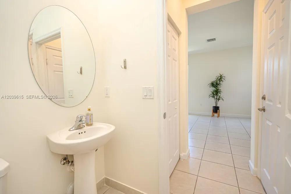 11064 W 33rd Way Hialeah, FL 33018