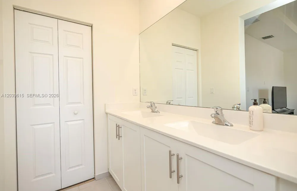 11064 W 33rd Way Hialeah, FL 33018