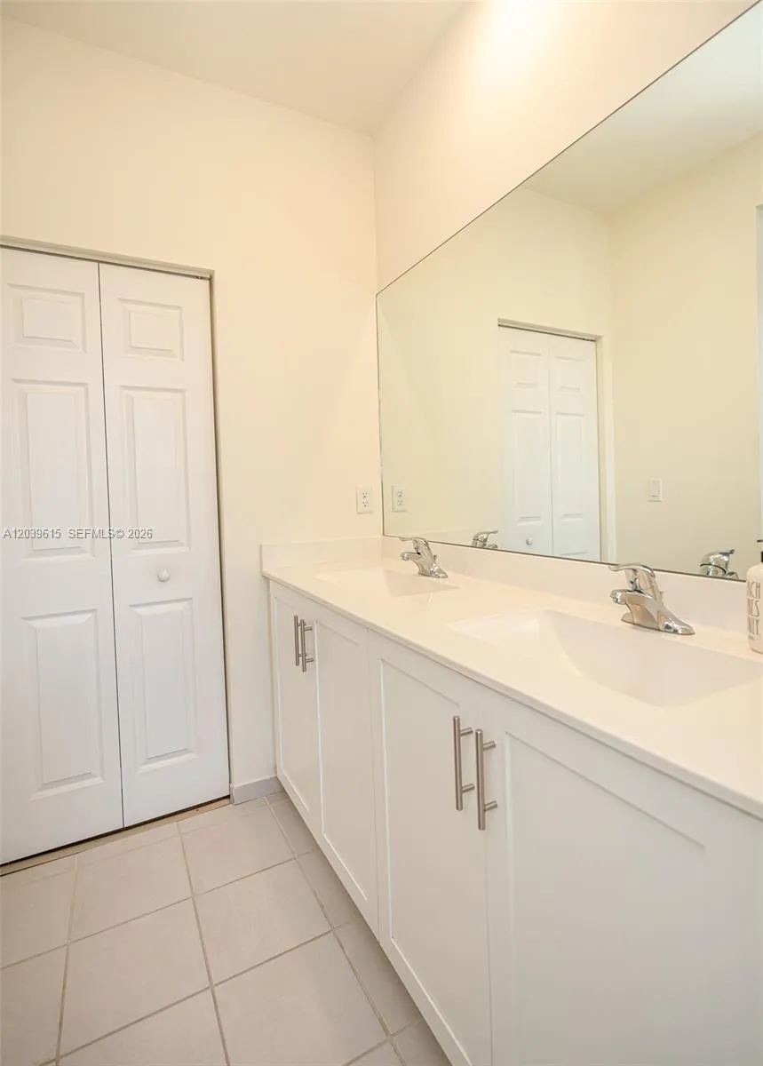 11064 W 33rd Way Hialeah, FL 33018