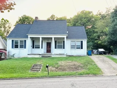 129 N Forrest Ave