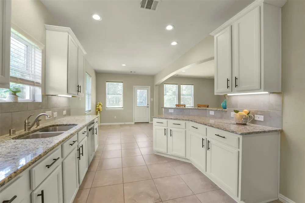 82 Road 6607 Dayton, TX 77535