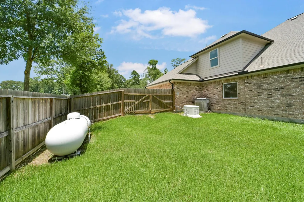 82 Road 6607 Dayton, TX 77535