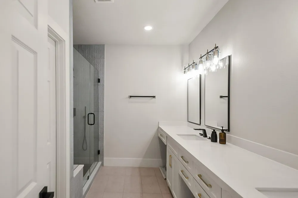 6915 Sherman Street Houston, TX 77011